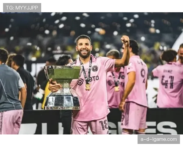 阿尔巴畅谈球队挑战与个人目标，新赛季表现引期待