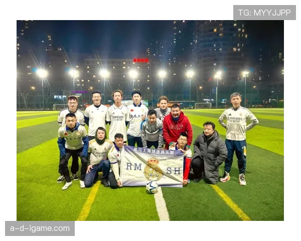 西甲赛里亚球场迎关键对决,球迷热情助威点燃赛场 西甲赛里亚球场迎关键对决,球迷热情助威点燃赛场