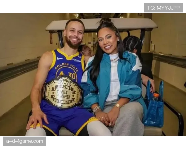 库里家里的厨房也太豪横了,不是喝水是拿球赛数据泡茶? 库里家里的厨房也太豪横了,不是喝水是拿球赛数据泡茶?